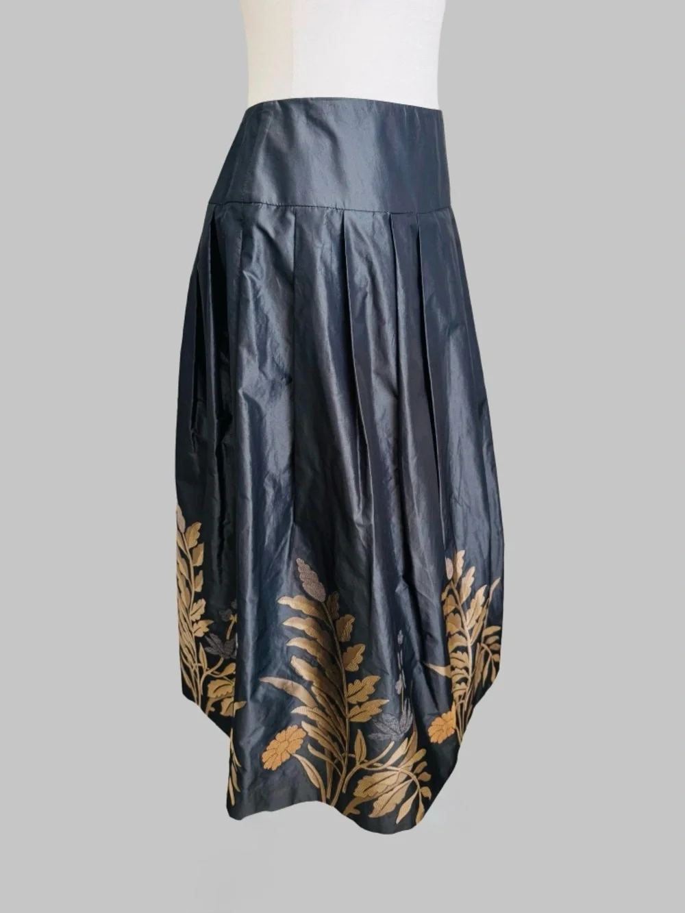Juliana Collezione Gray Embroidered Midi Skirt Gold Floral Lined USA 8 - Picture 4 of 16